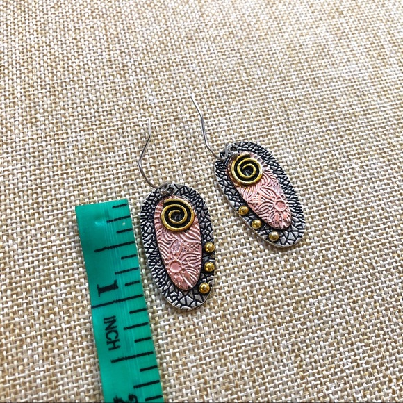 Bohemian Style Flower Leaf Dangle Earrings - Picture 7 of 7